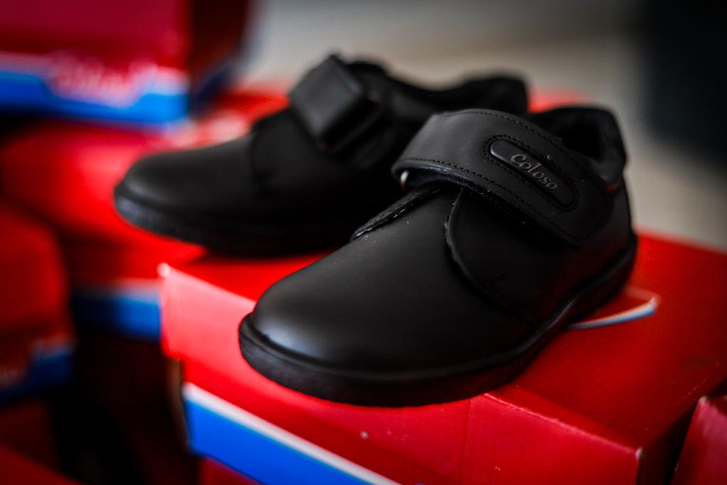 Agradece DIF Reynosa donación de zapatos a niños de Casa Hogar