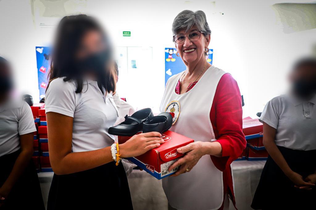 Agradece DIF Reynosa donación de zapatos a niños de Casa Hogar