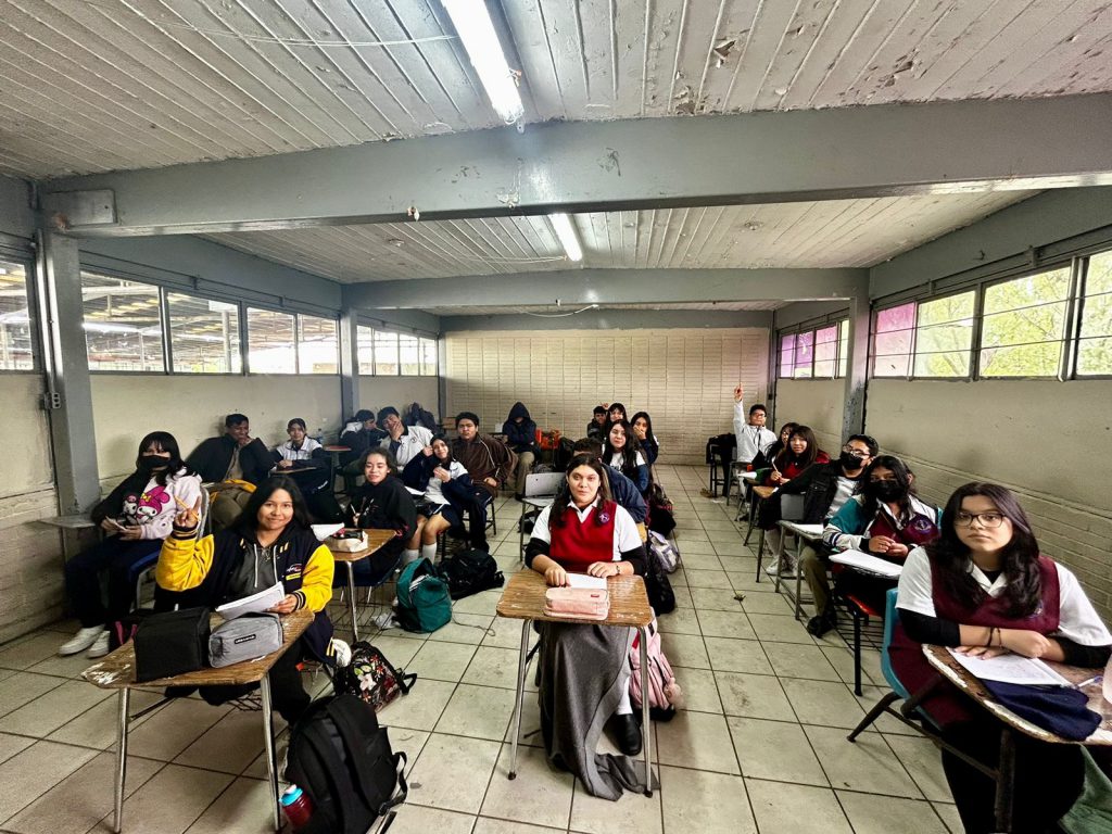 DIF Reynosa lleva pláticas de prevención de embarazo a escuelas